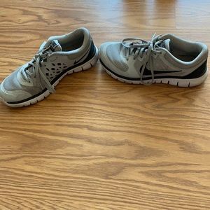 Youth size 5. Nike flex 2015